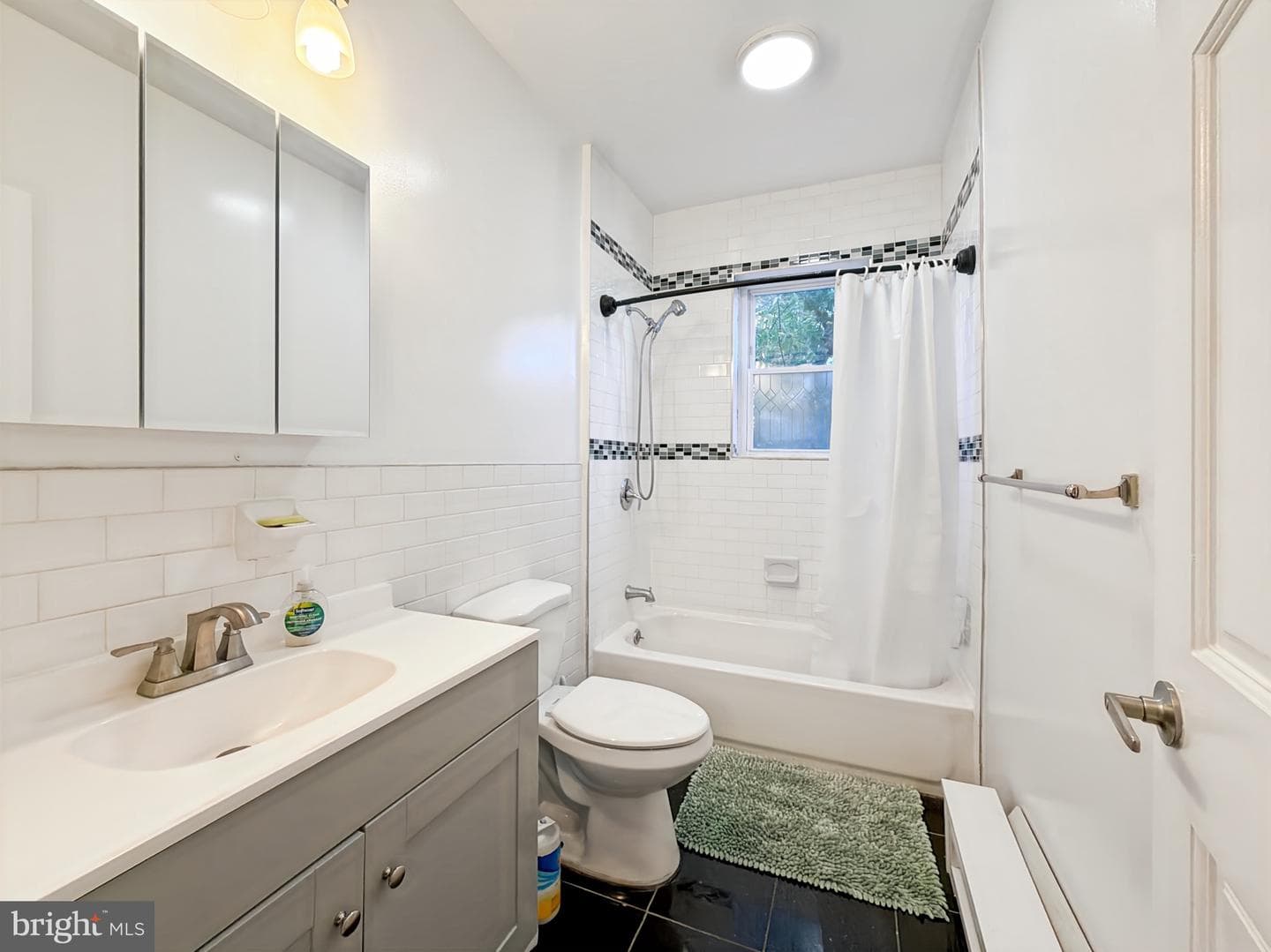 2210 Lyndhurst Avenue photo 25