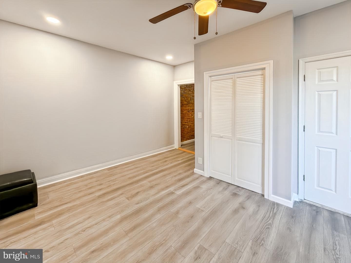 2210 Lyndhurst Avenue photo 8