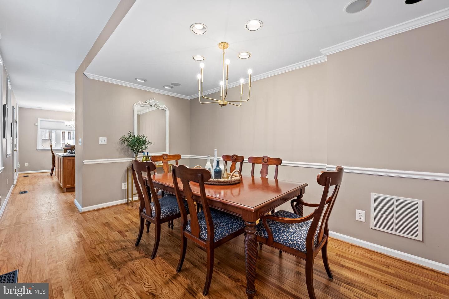 829 William Street photo 11