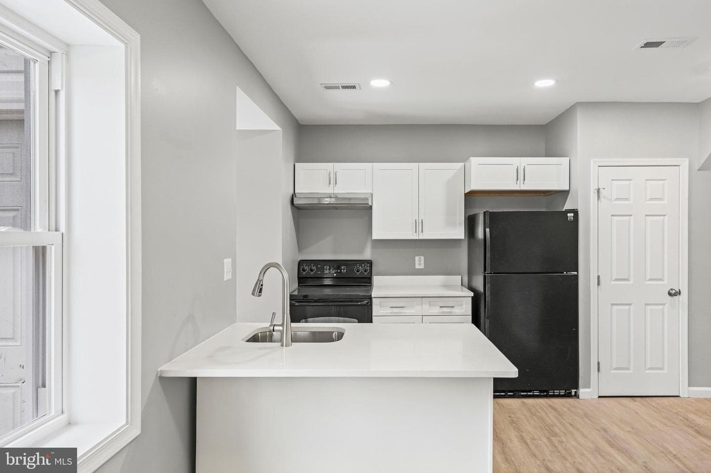 3034 Arunah Avenue photo 18