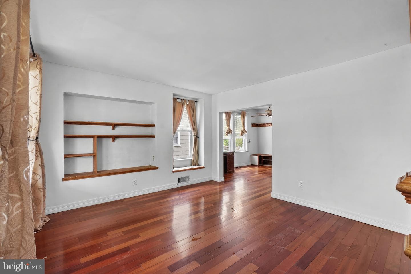 2827 Fleetwood Avenue photo 4