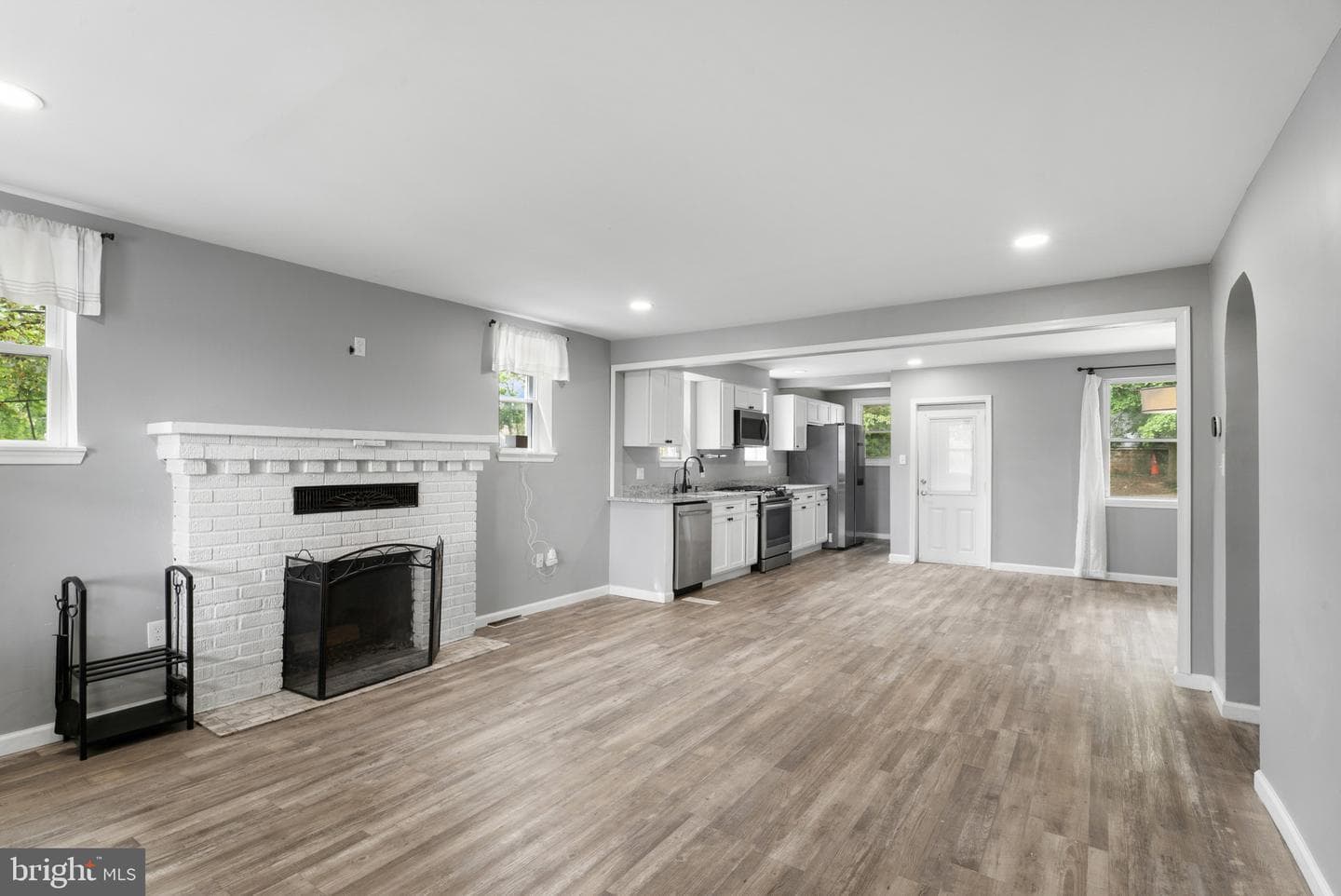 3212 Hamilton Avenue photo 5