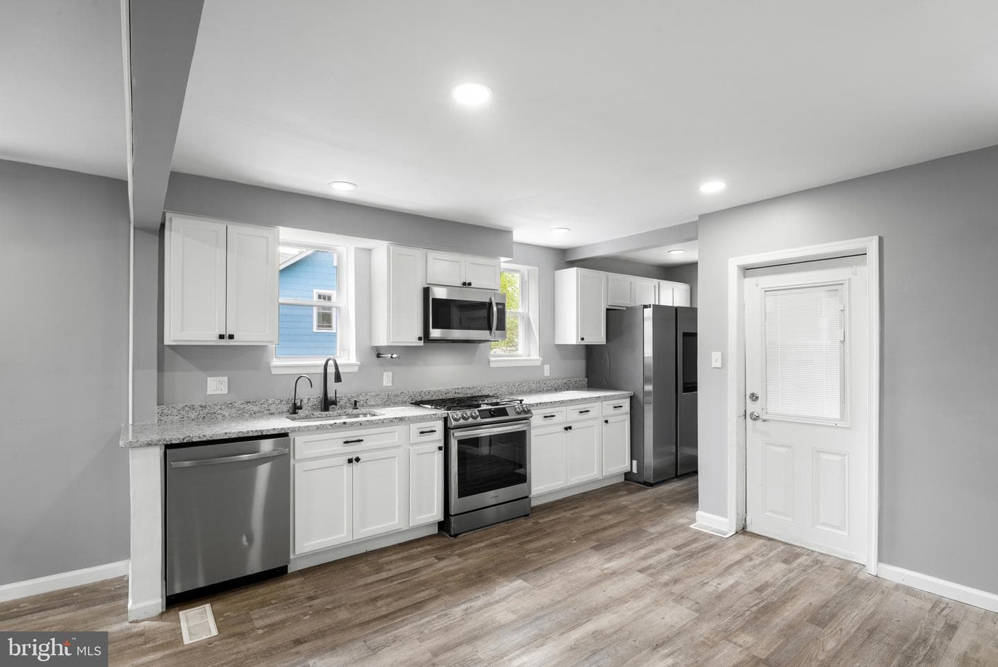 3212 Hamilton Avenue photo 9