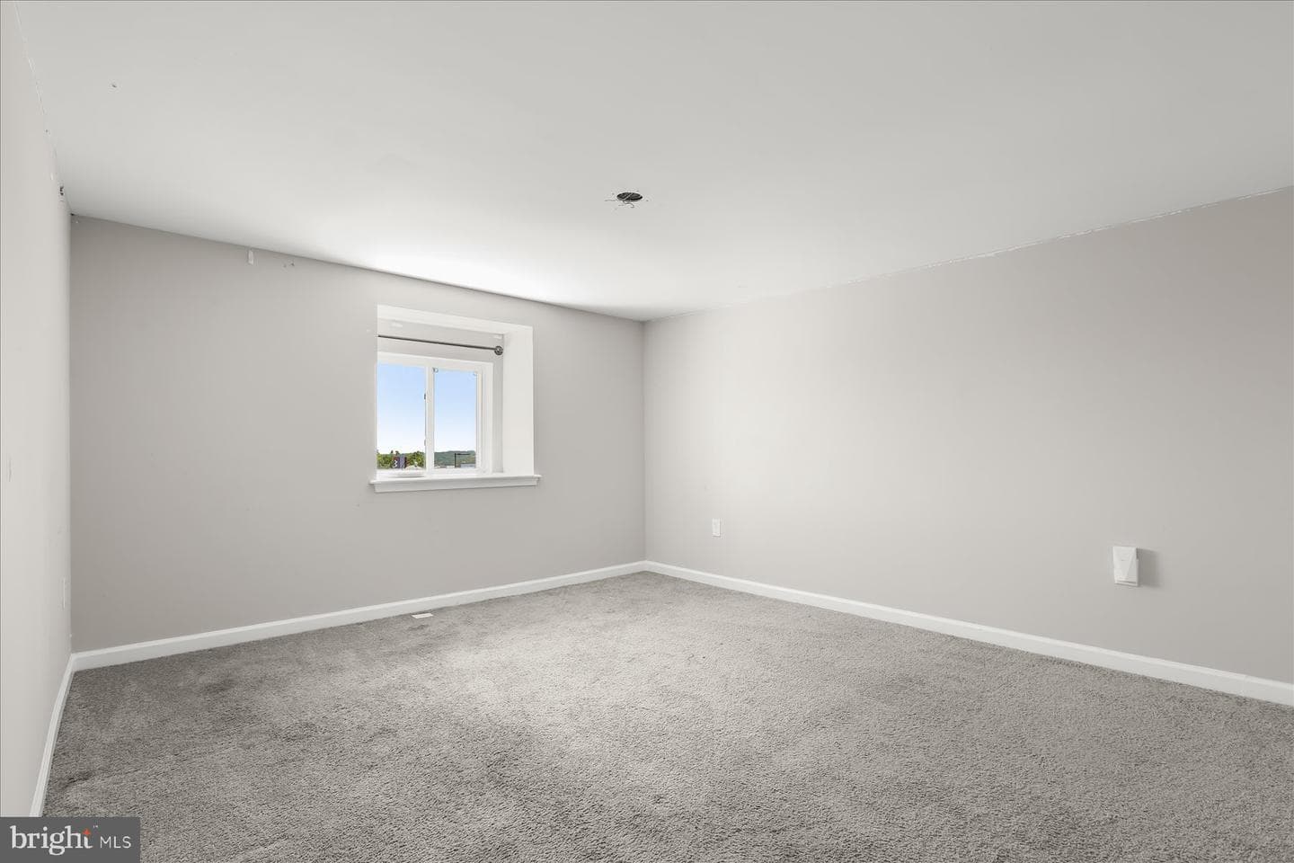2424 Liberty Heights Avenue photo 29