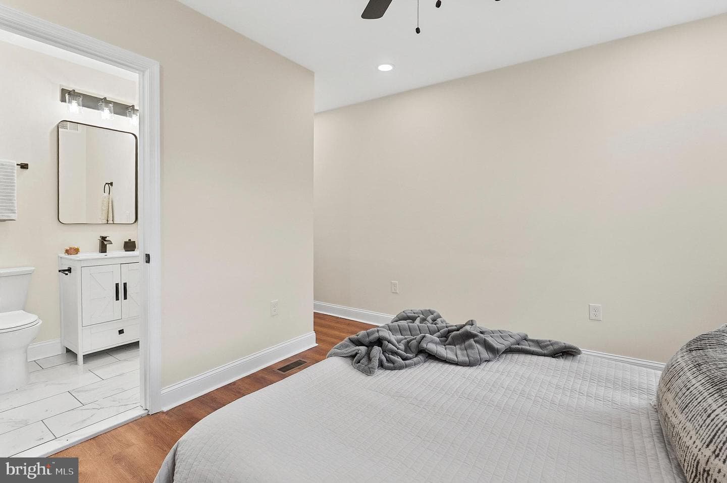323 S Stricker Street photo 22