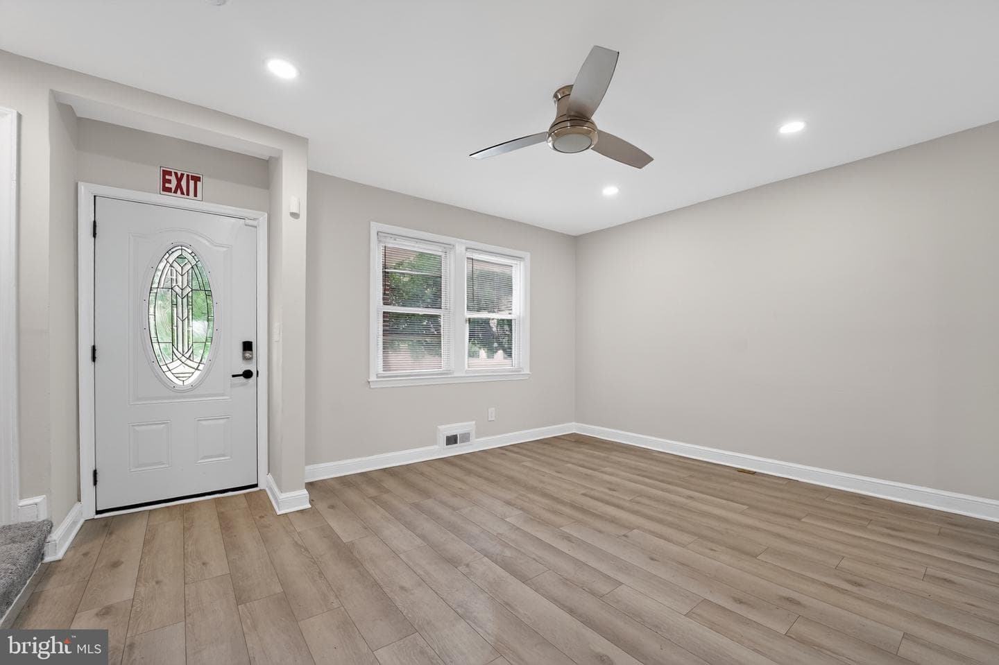 4019 Bareva Road photo 4