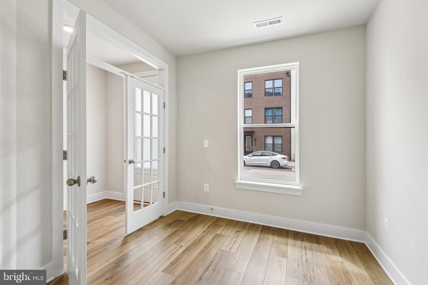 2729 Light Street photo 32