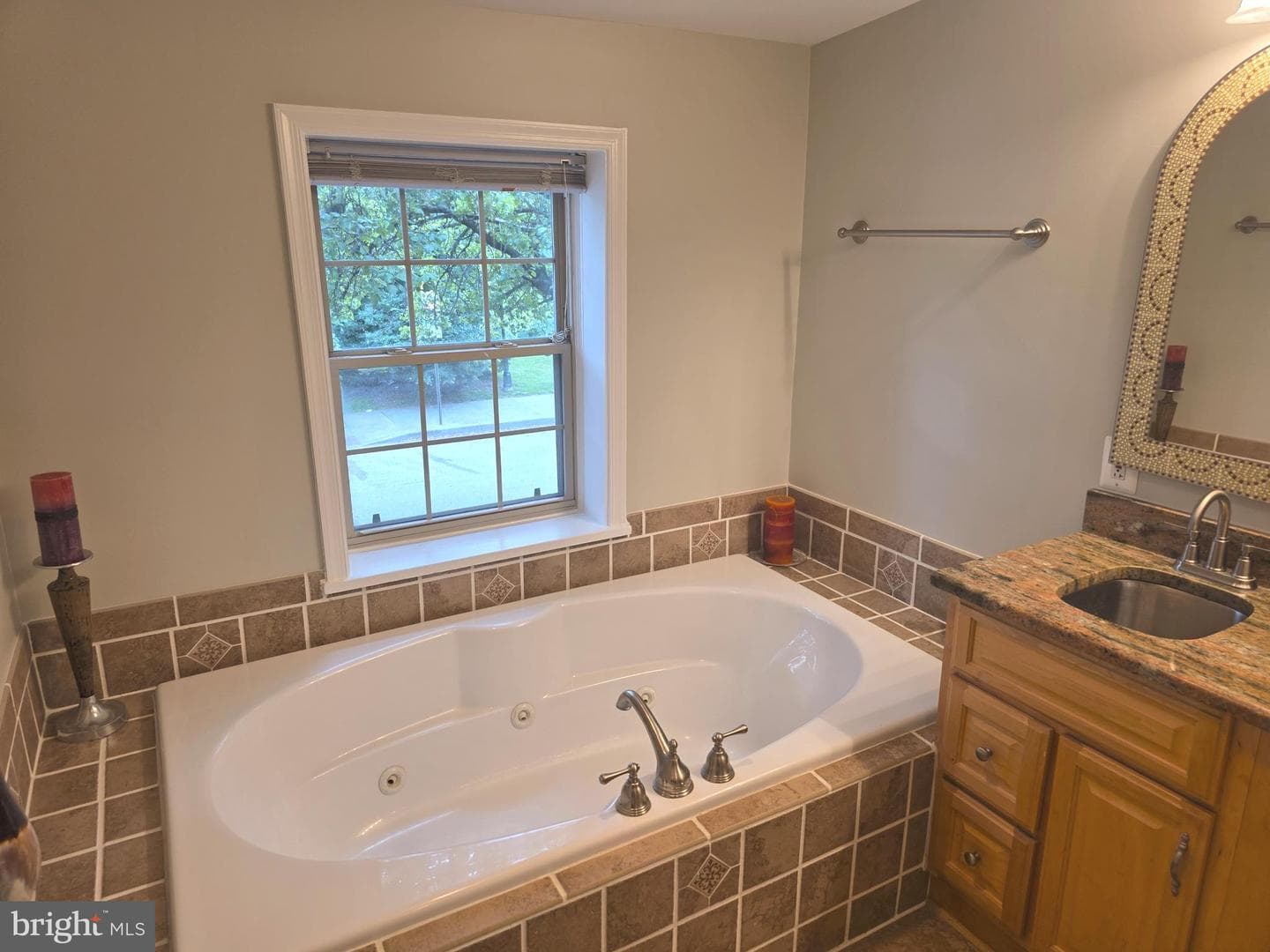 628 Warner Street photo 38