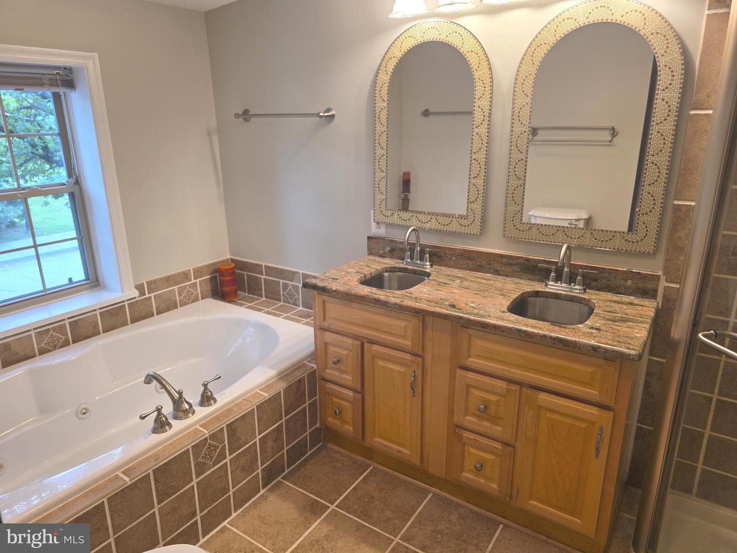 628 Warner Street photo 39