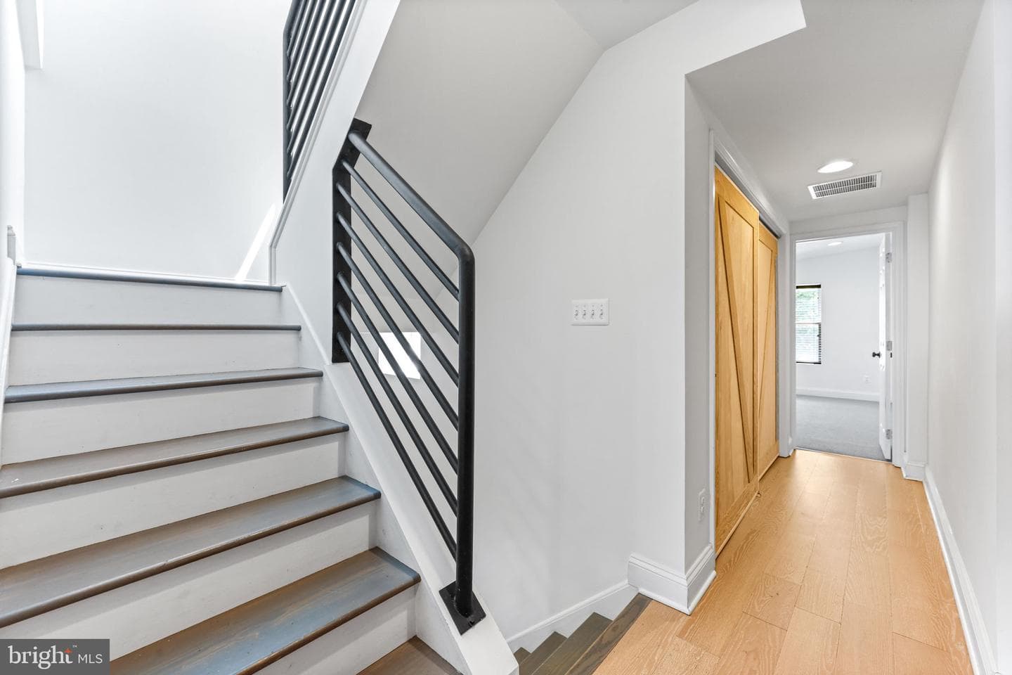 1617 Bank Street photo 22