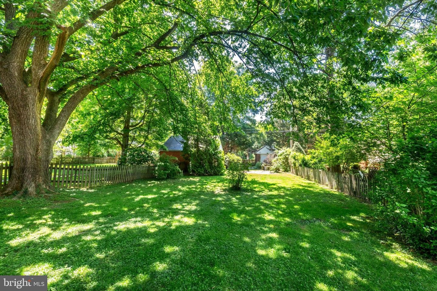 323 Broadmoor Road photo 35