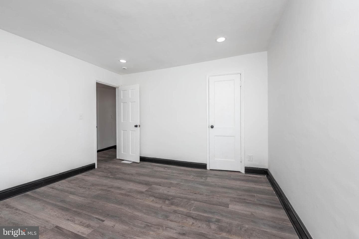 2727 Ellicott Drive photo 15
