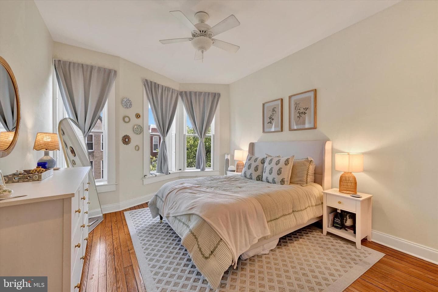 128 W Ostend Street photo 15