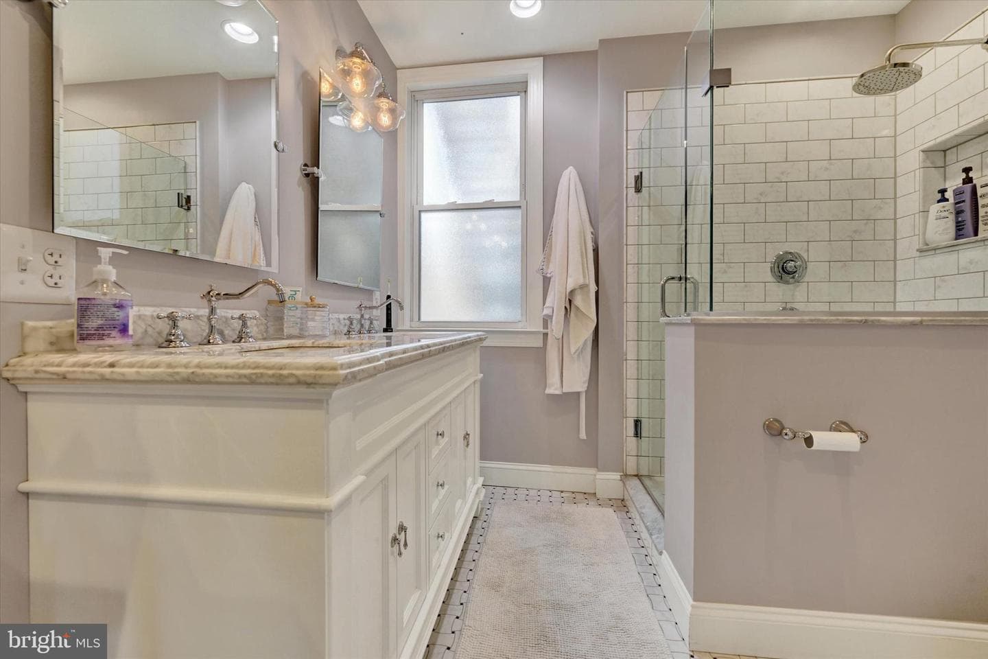 128 W Ostend Street photo 18