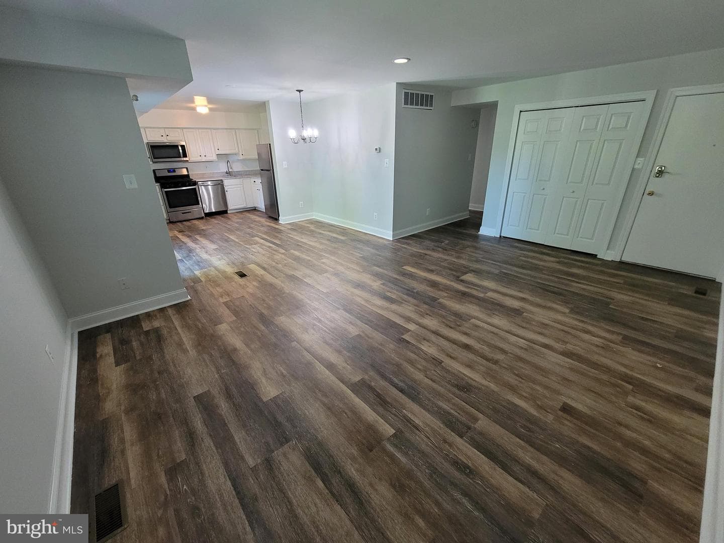 367 Homeland Southway #1b photo 3
