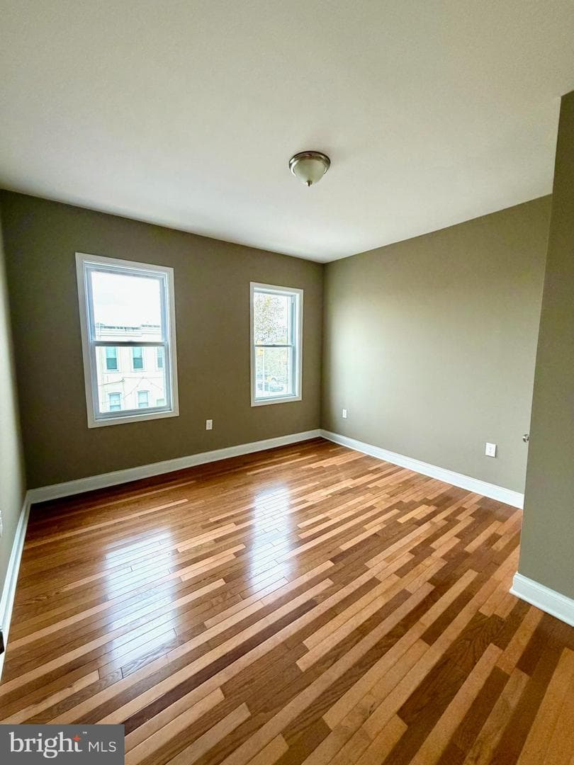 639 S Conkling Street photo 33