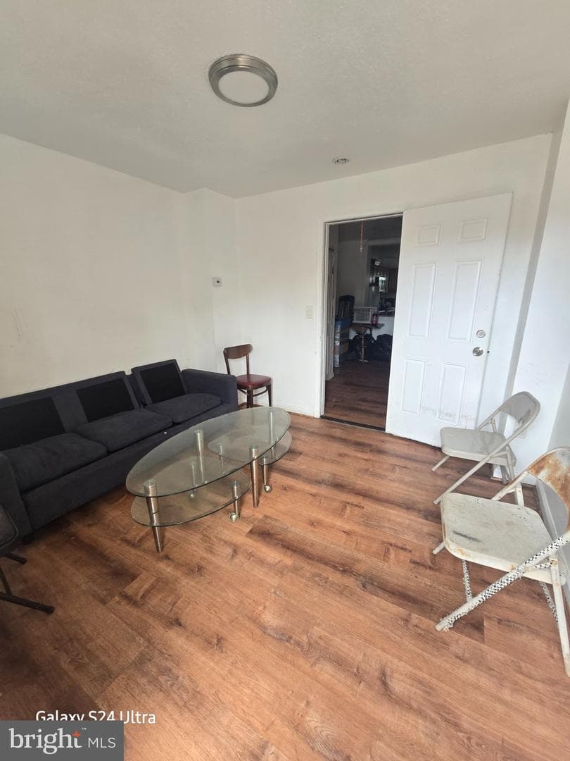 1828 Wilhelm Street photo 4