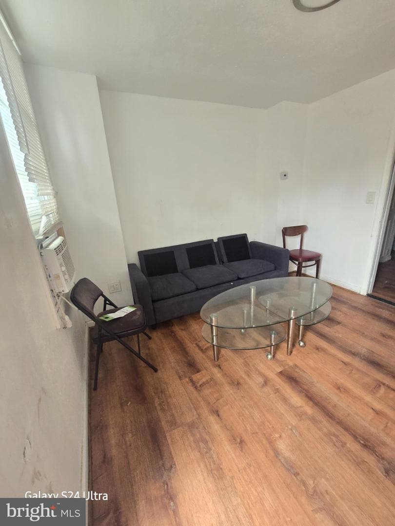 1828 Wilhelm Street photo 5