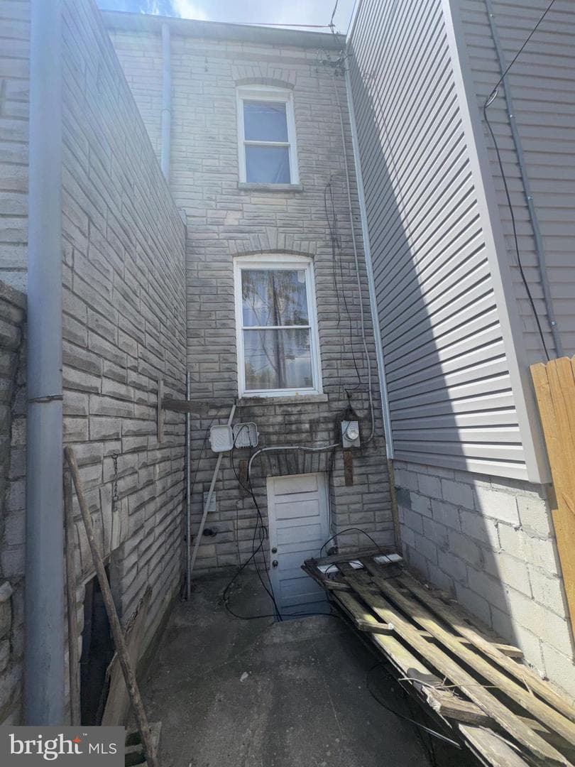 439 N East Avenue photo 22