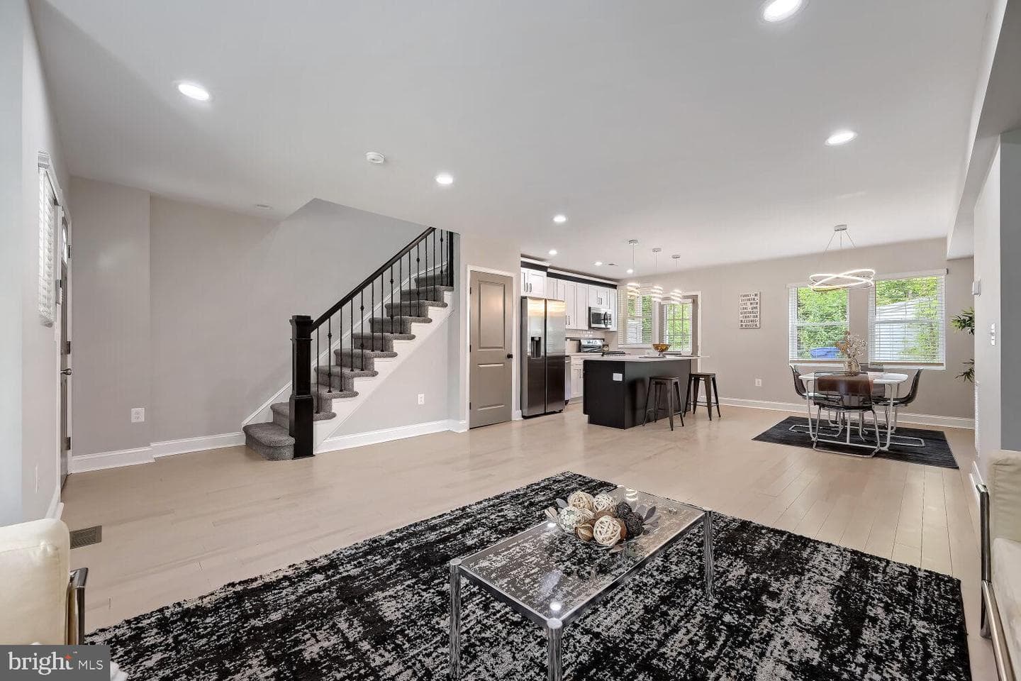 302 Martingale Avenue photo 3