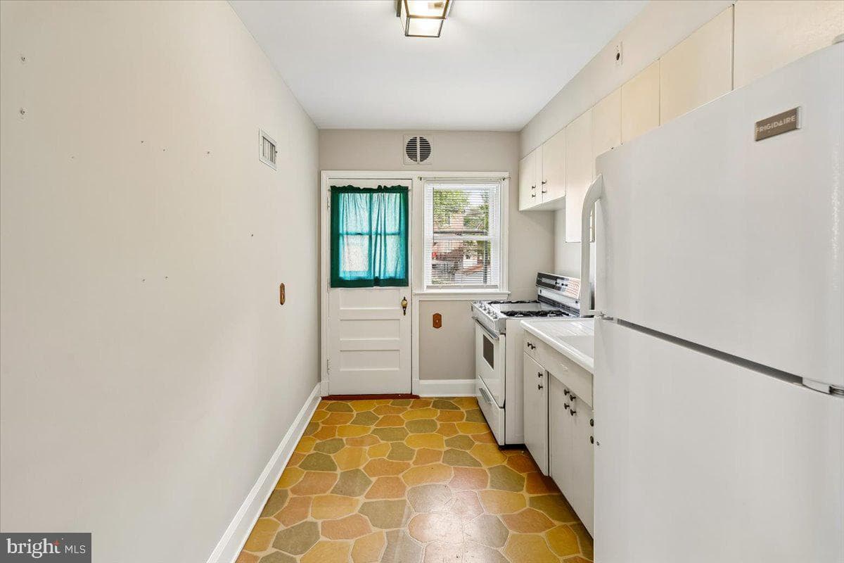 5108 Pembroke Avenue photo 14