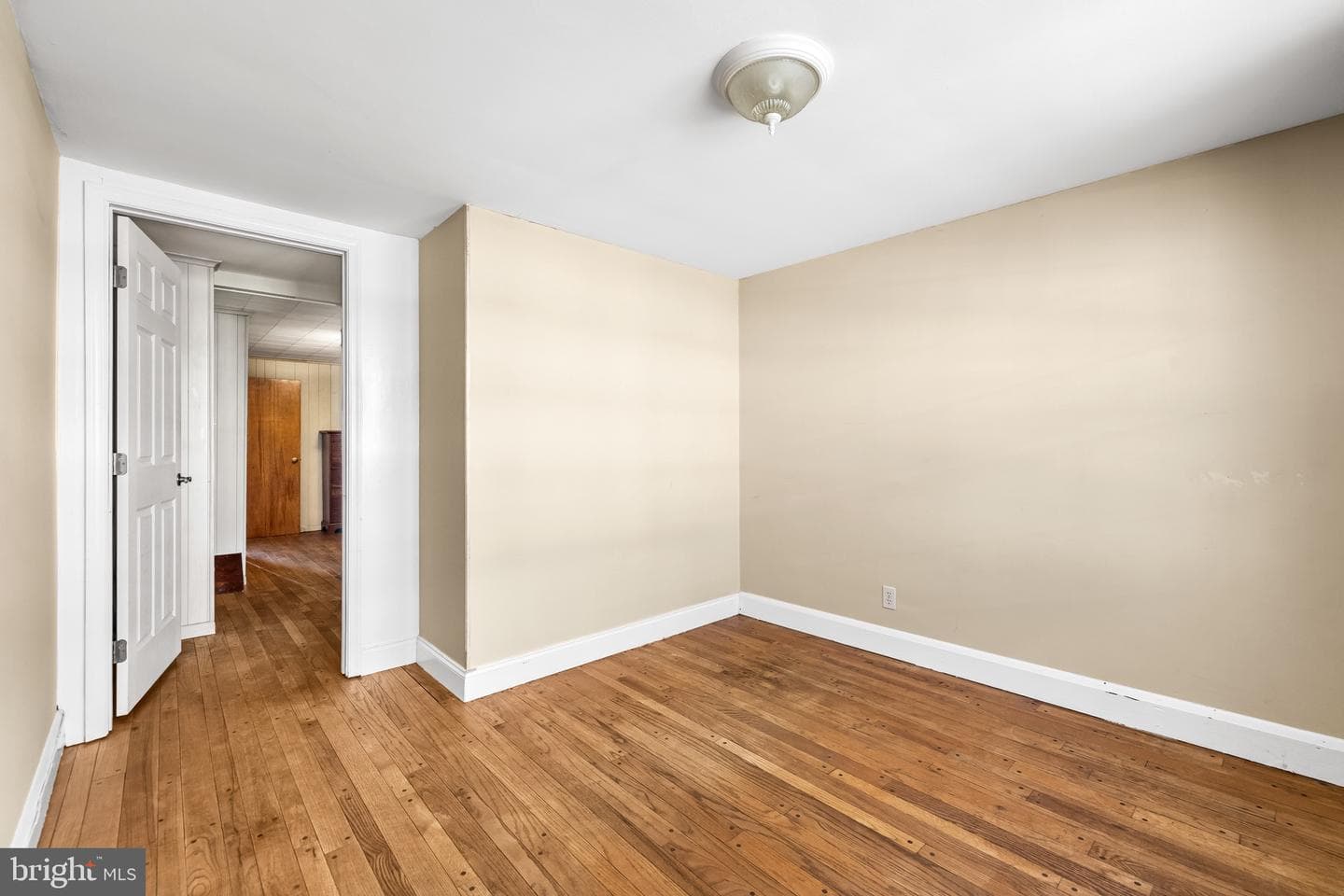 1414 Andre Street photo 17