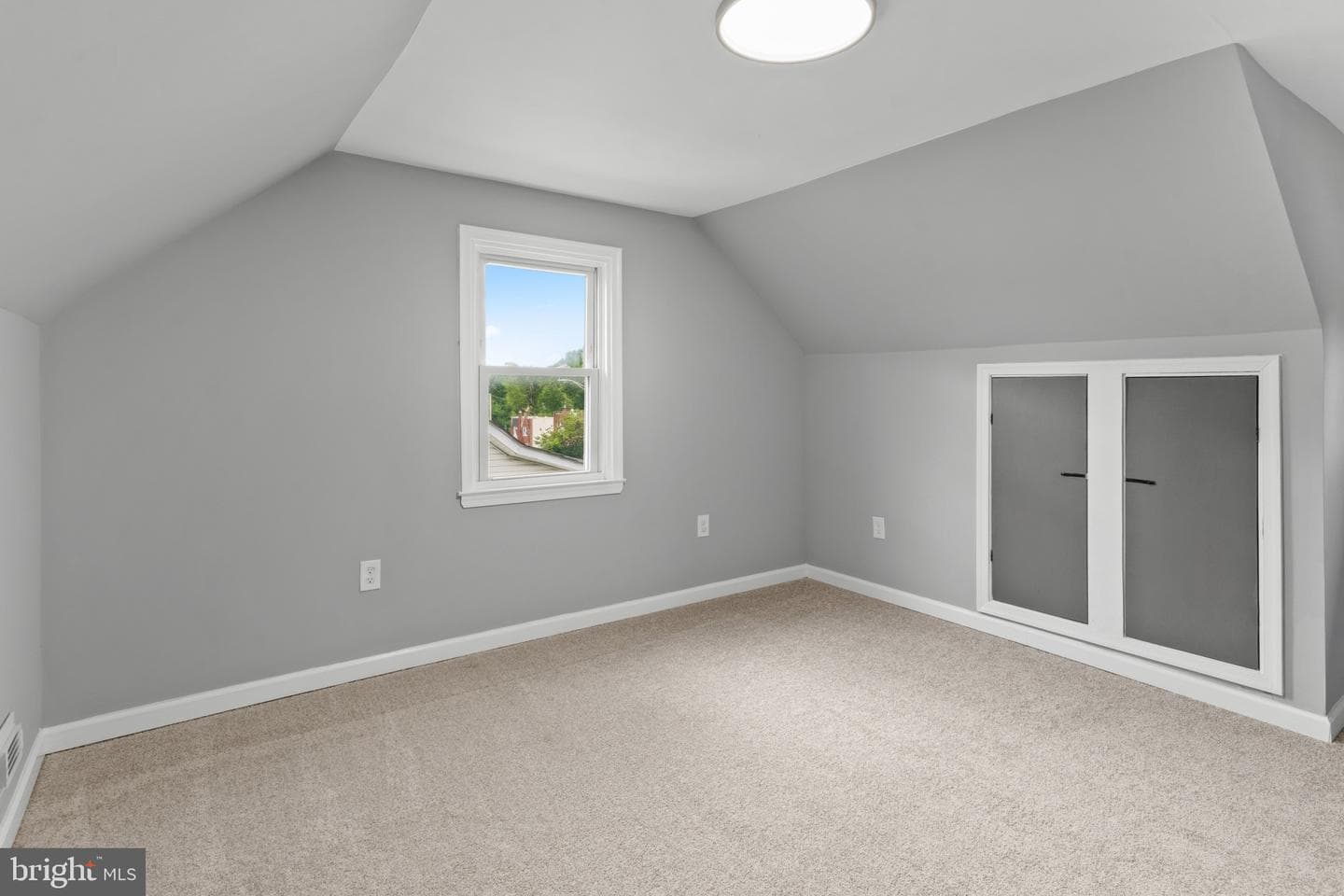 5515 Stonington Avenue photo 7