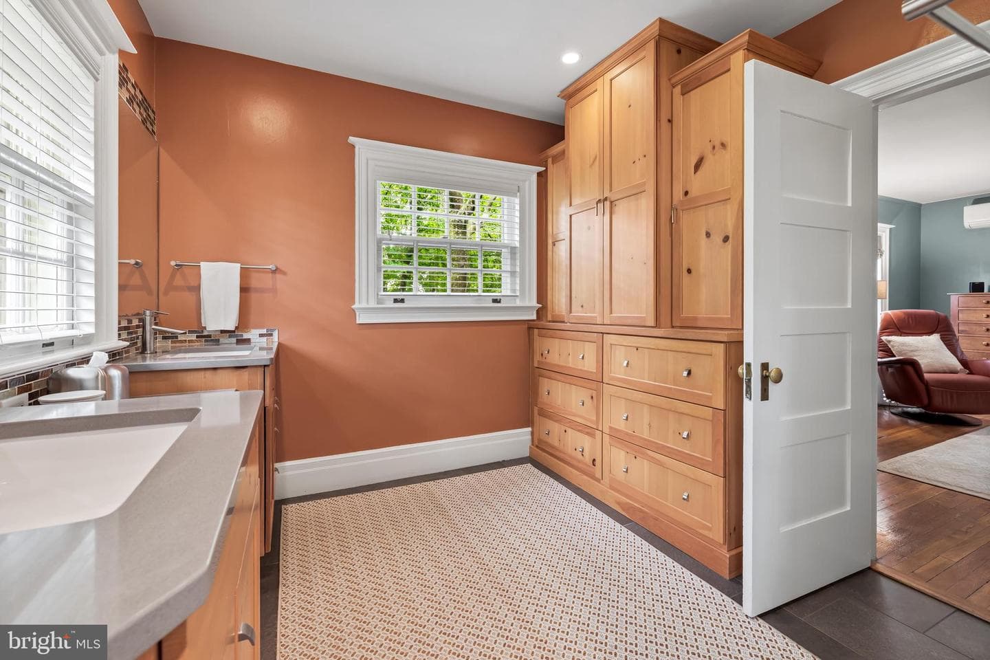 222 Longwood Road photo 38