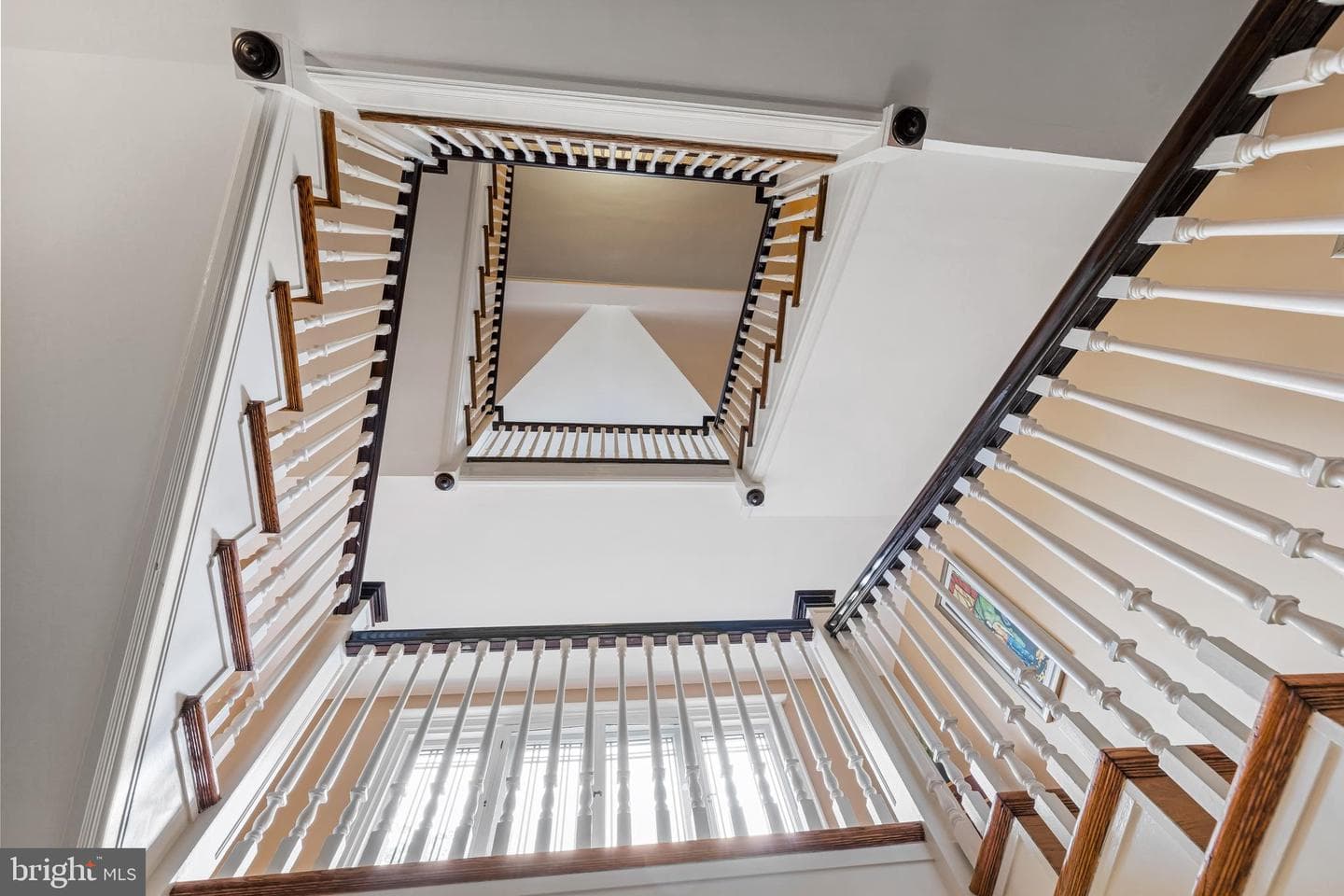 222 Longwood Road photo 7