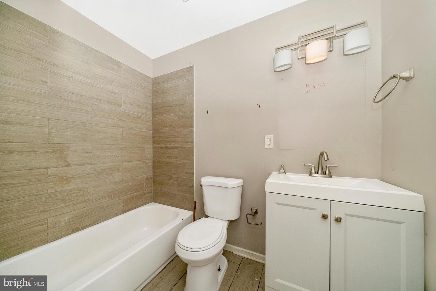 1014 W Lanvale Street photo 10