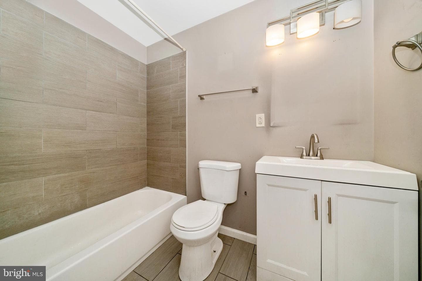 1014 W Lanvale Street photo 22