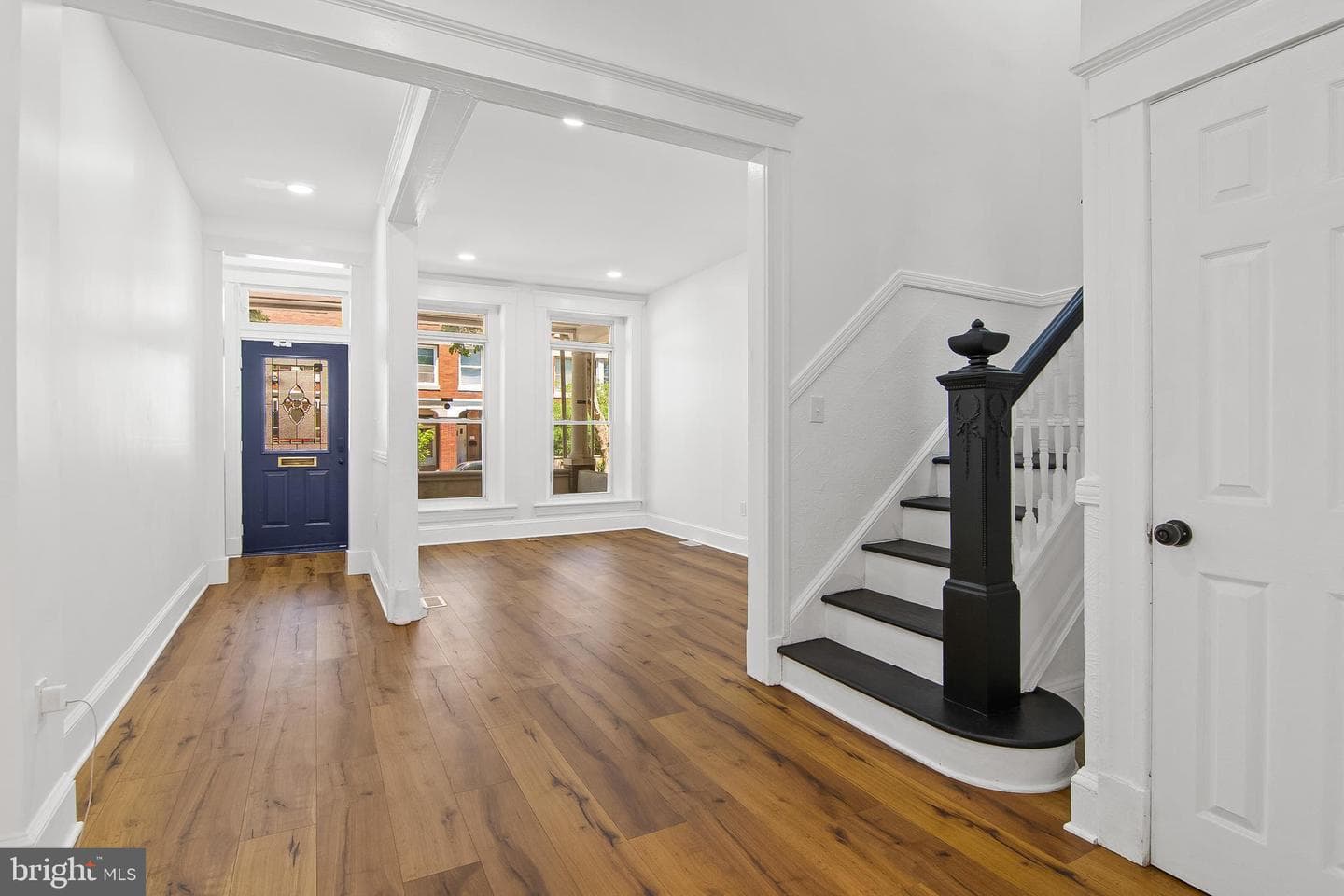 813 Whitelock Street photo 3