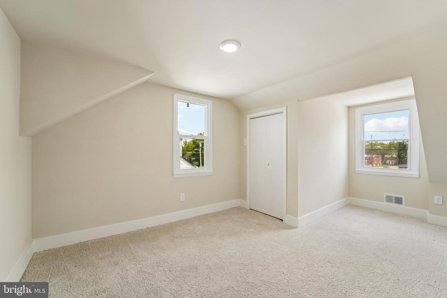 5404 Radecke Avenue photo 23