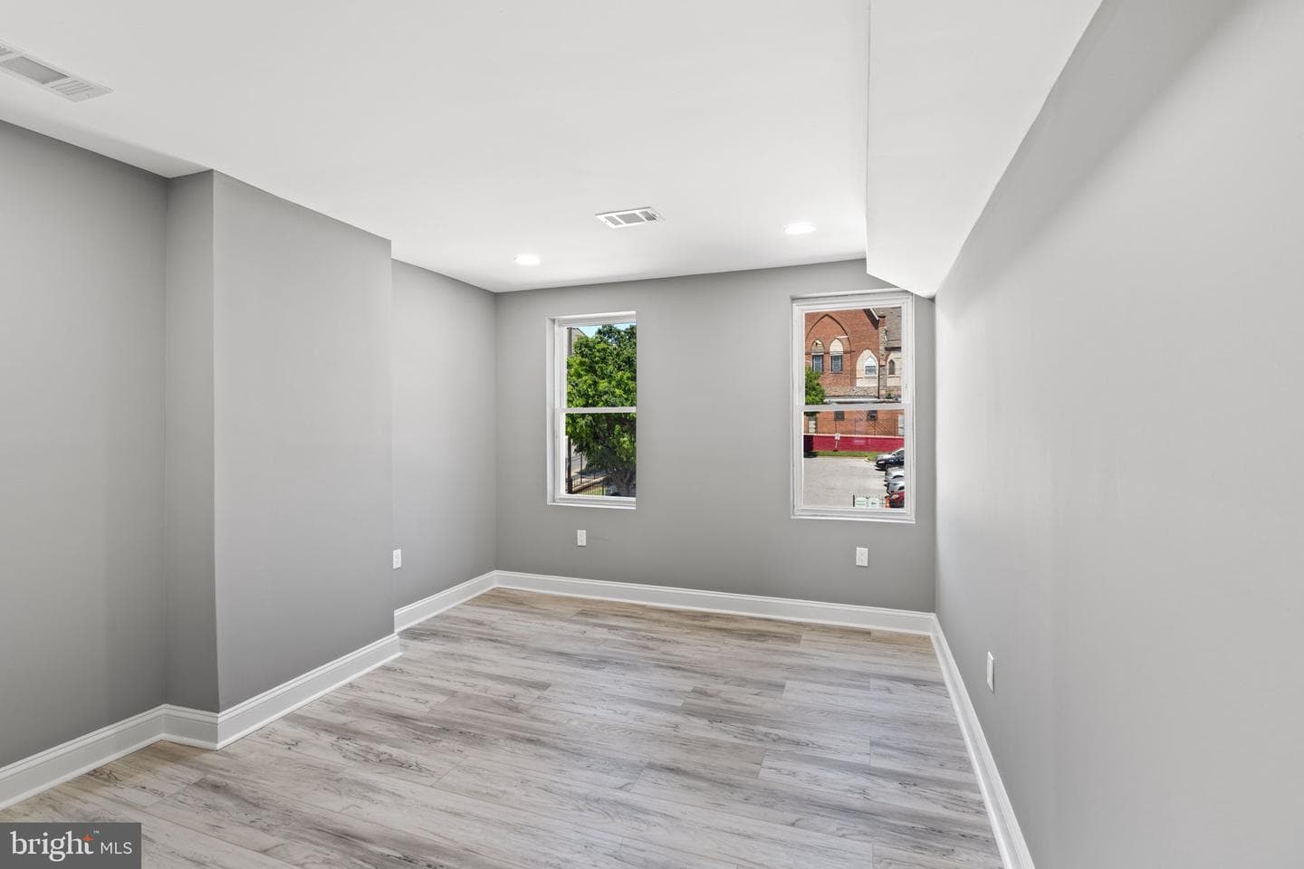 1807 Hollins Street photo 20