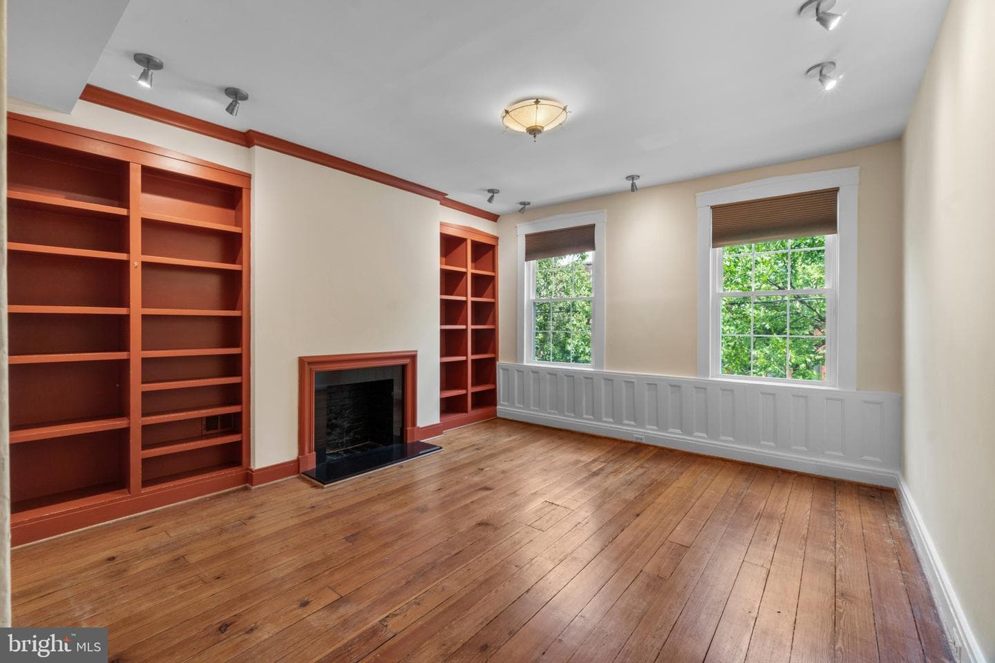 832 William Street photo 15