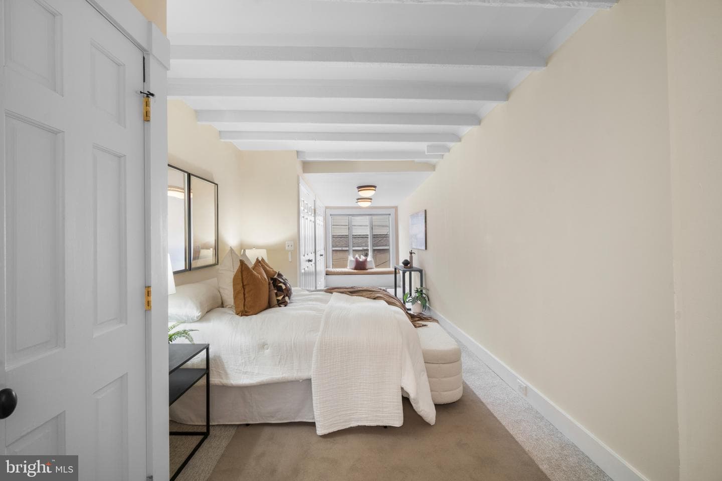 832 William Street photo 18