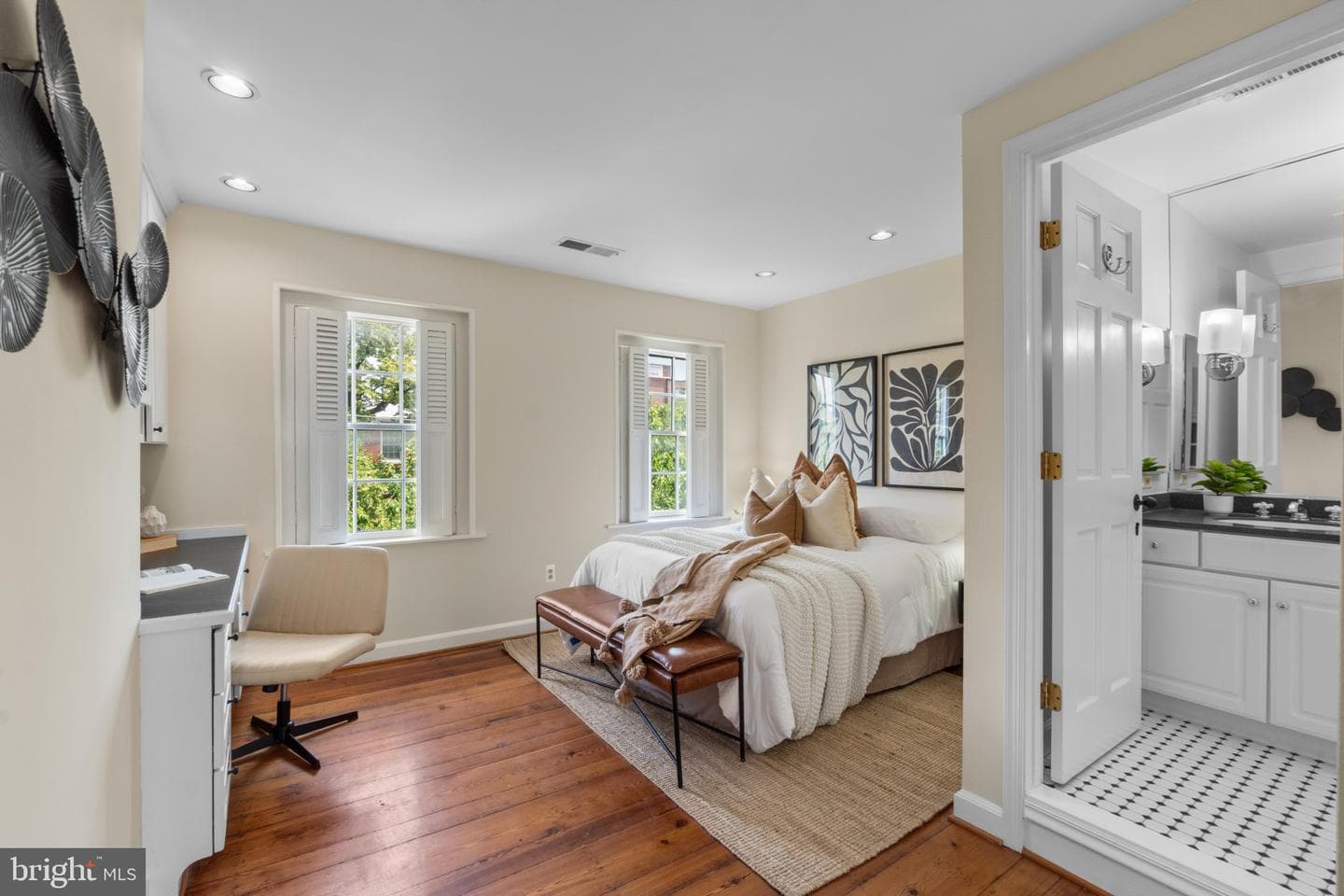 832 William Street photo 24