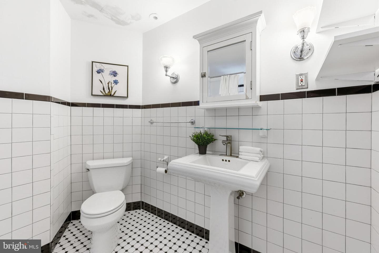 407 Bretton Place photo 29
