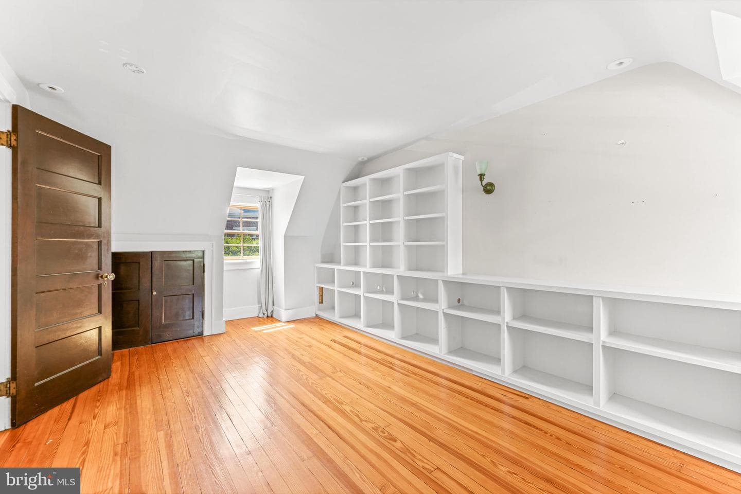 407 Bretton Place photo 46