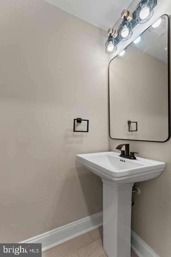 2528 Ashland Avenue photo 33