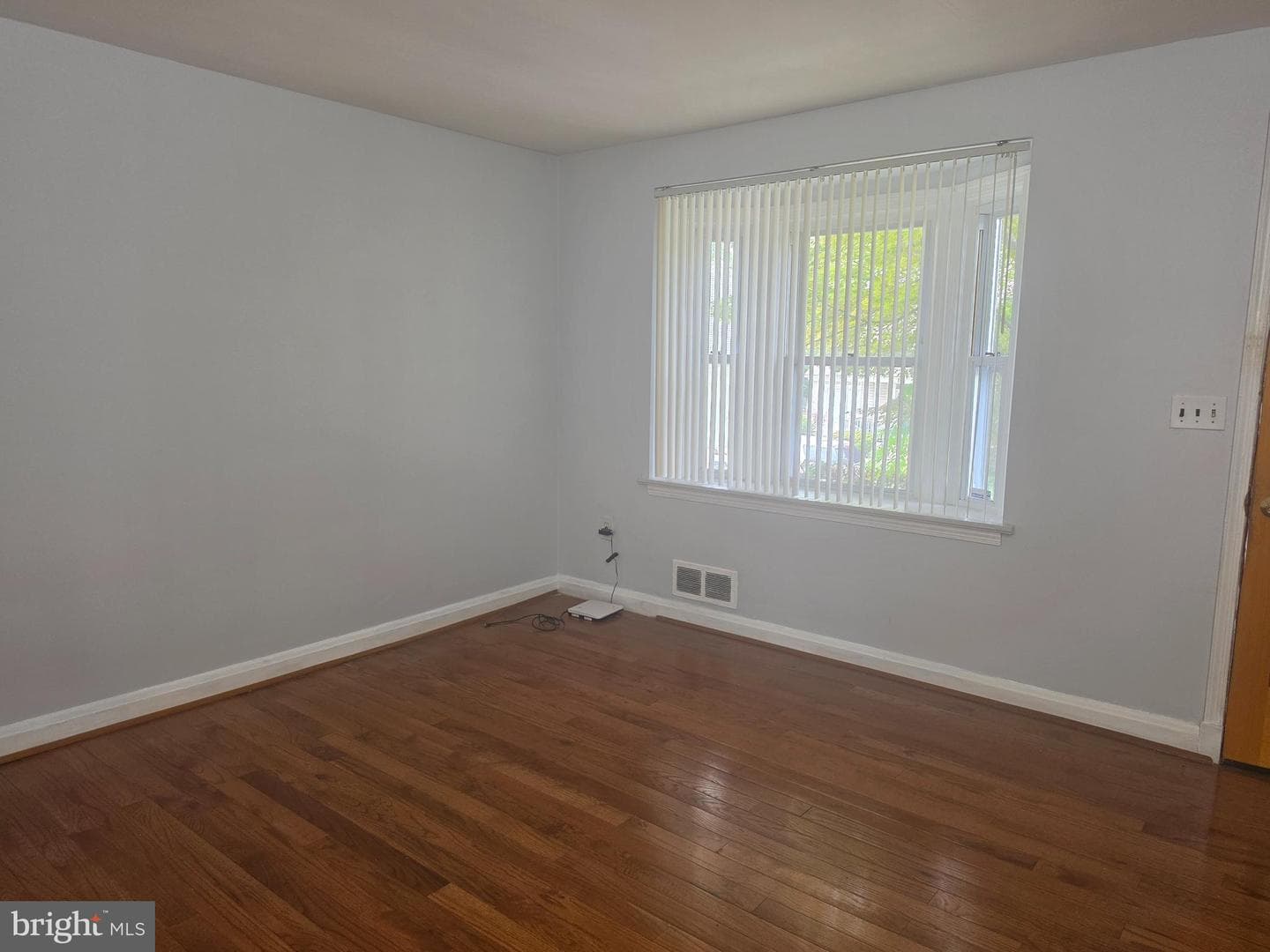 1235 Limit Avenue photo 4
