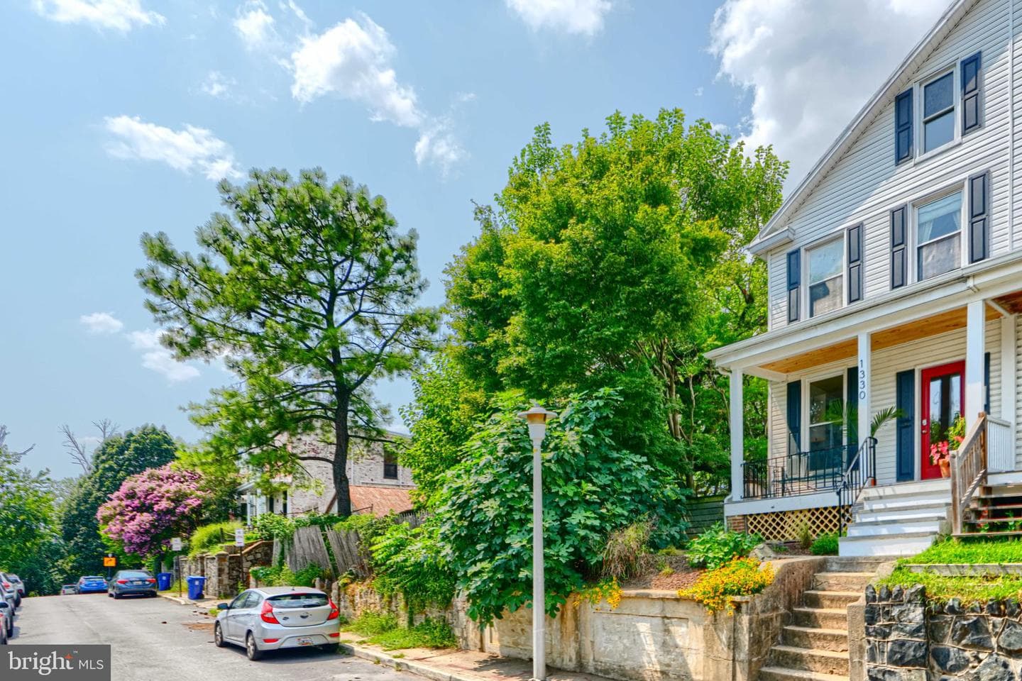 1330 Morling Avenue W photo 2