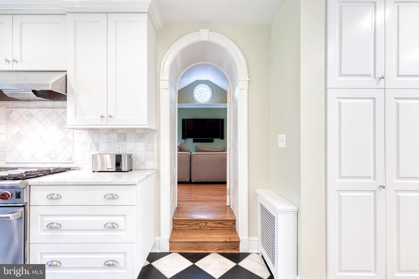 114 Castlewood Road photo 28