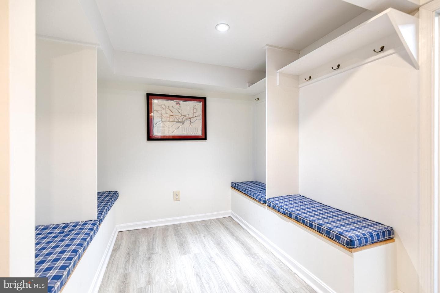 114 Castlewood Road photo 52