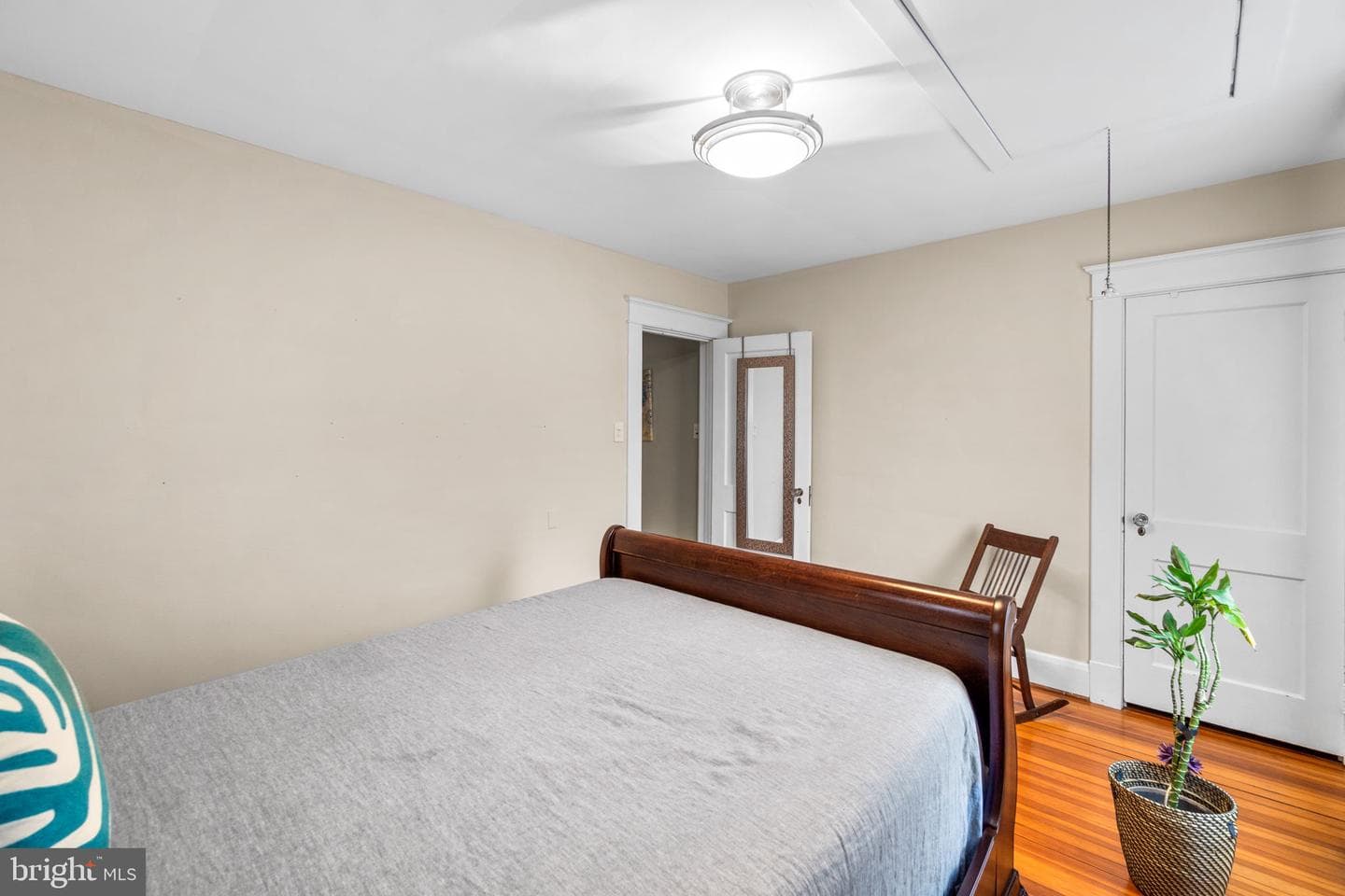 322 Saint Dunstans Road photo 23