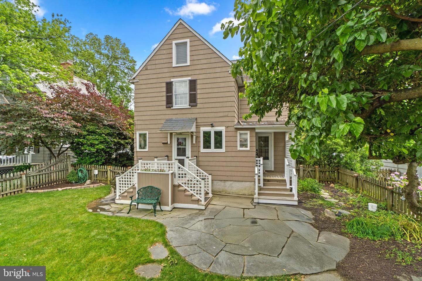 322 Saint Dunstans Road photo 33
