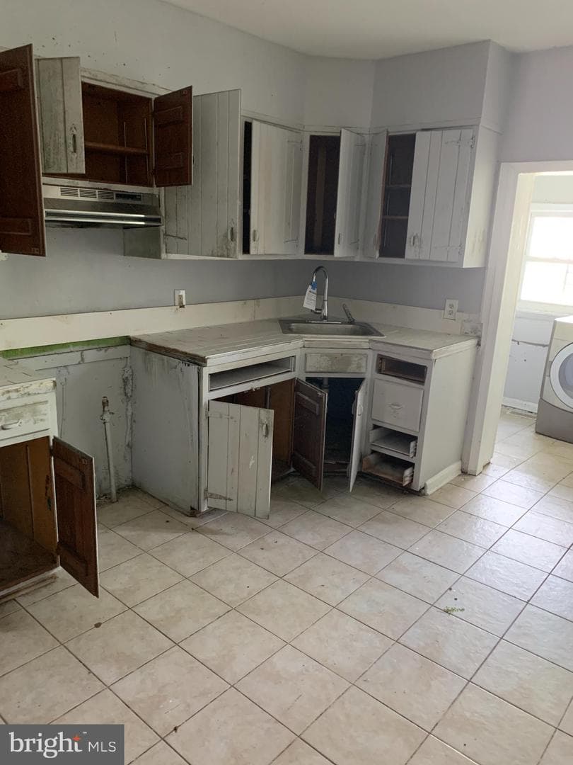2926 Riggs Avenue photo 4