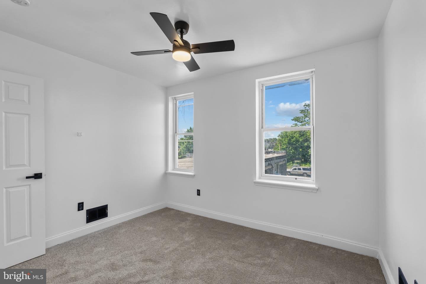 1838 Laurens St photo 15