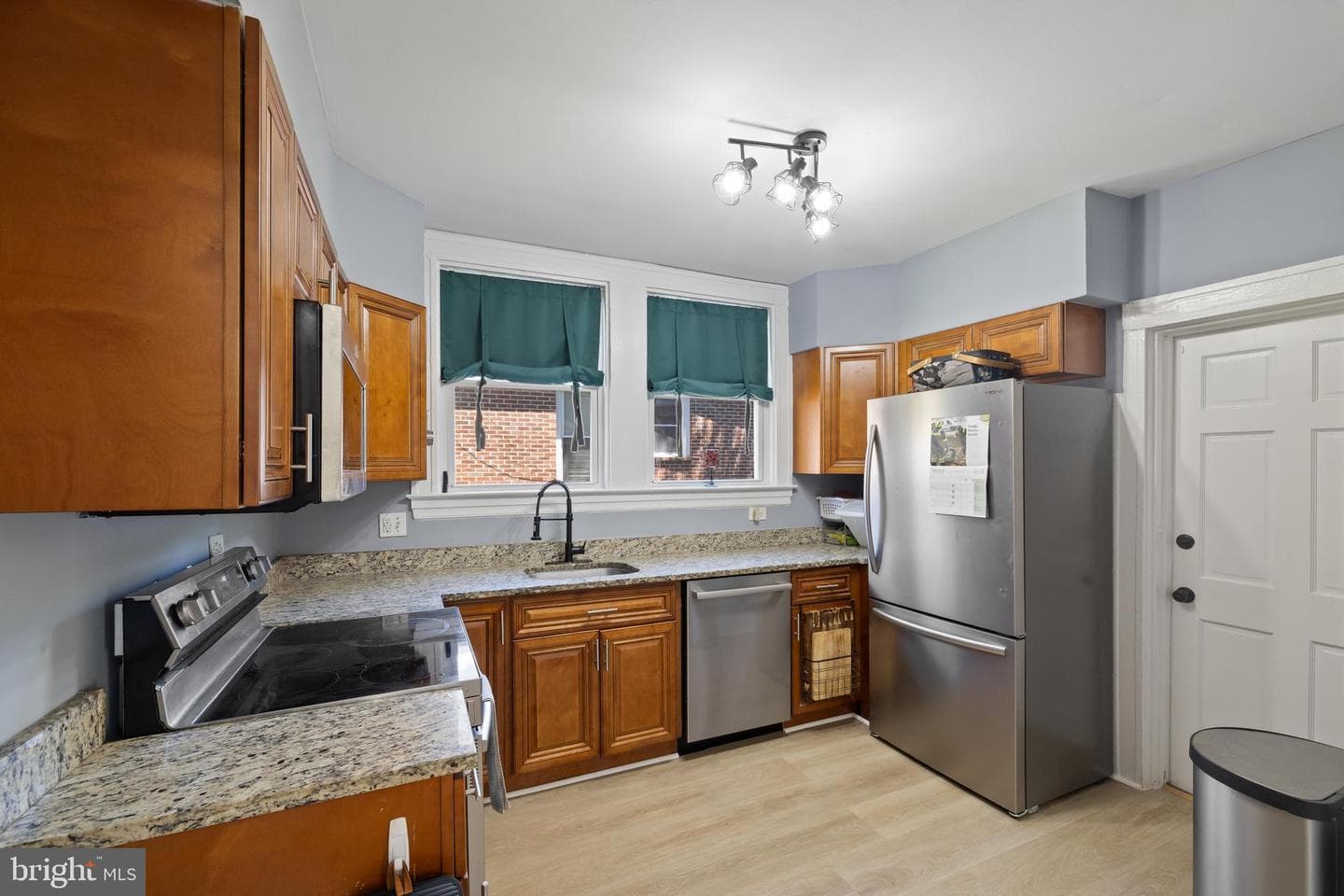 3901 W Cold Spring Lane W photo 9