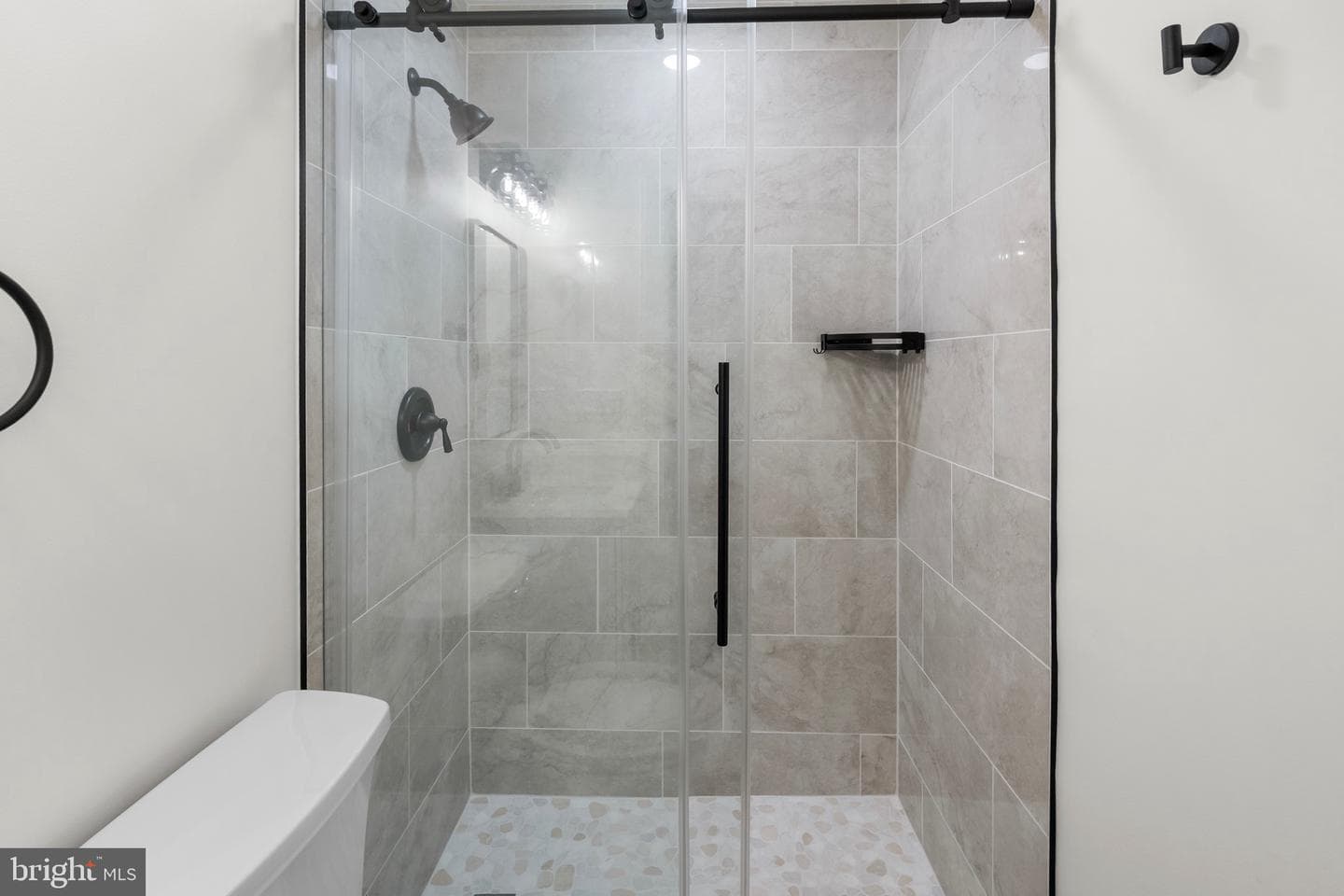 828 Chauncey Avenue photo 45